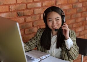 Call center agent virtual assistant working